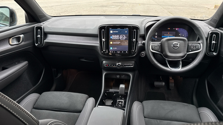 Volvo XC40 2.0 B3P Plus Dark 5dr Auto Petrol Estate